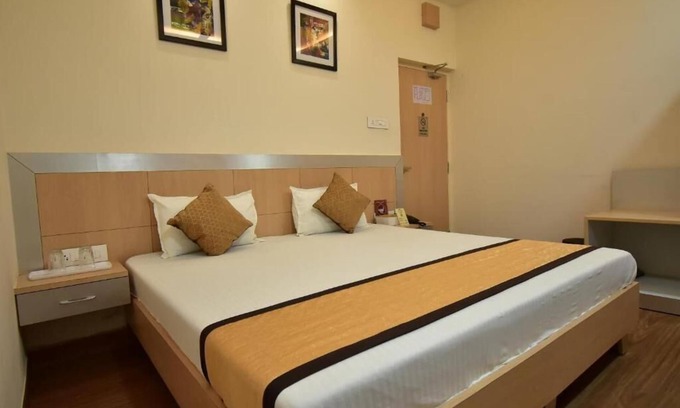New Delhi Hotel | Standard Single Room - Hotel Ramida Suites At Delhi Airport