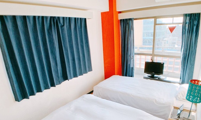 Shinsekai Apartamento | Standard Twin Room East 23 people room 13 rooms - HOTEL AARON Tongtian East 701 / Osaka Ōsaka