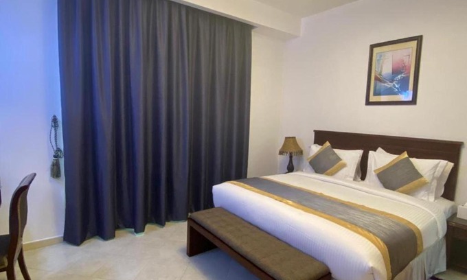 Al Mankhool Apartamento | Standard Two Bedroom Apartment Near ADCB Metro By Luxury Bookings