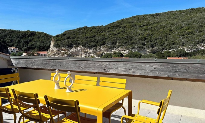Bonifacio Apartamento | STANDING APARTMENT TERRACES - A/C - PARKING - GREAT LOCATION
