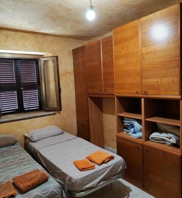 Marco Simone Casa | Stanza con Bagno Privato in appartamento condiviso