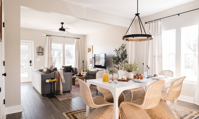 Talbot's Corner Casa | ¡Hogar brillante y contemporáneo en Nashville! ❤ Cherokee 1 por AvantStay