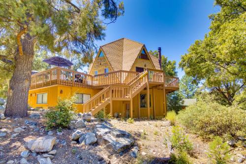 Pine Mountain Club Casa | Star House Unique Home with 360 Mountain Views!