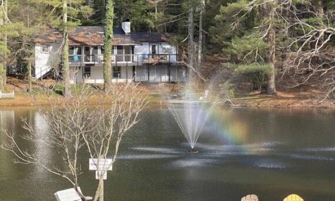 Flat Rock Condominio | Stardust and Moonlight Lakefront