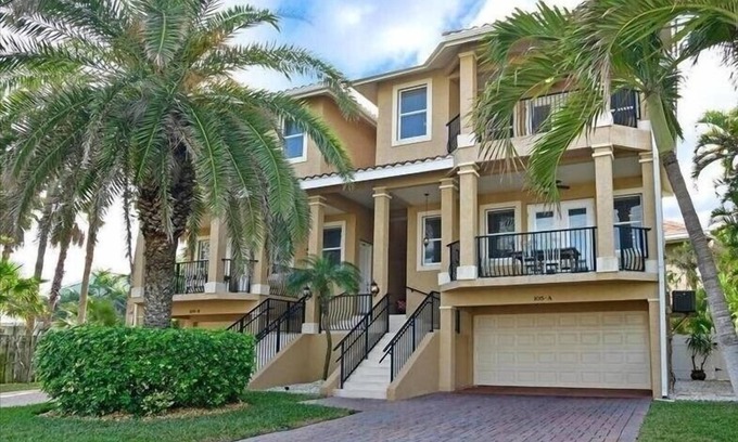 Bradenton Beach Villa | Starfish West- Beautiful Villa with amazing sunset, private heated pool and a few steps to the beach