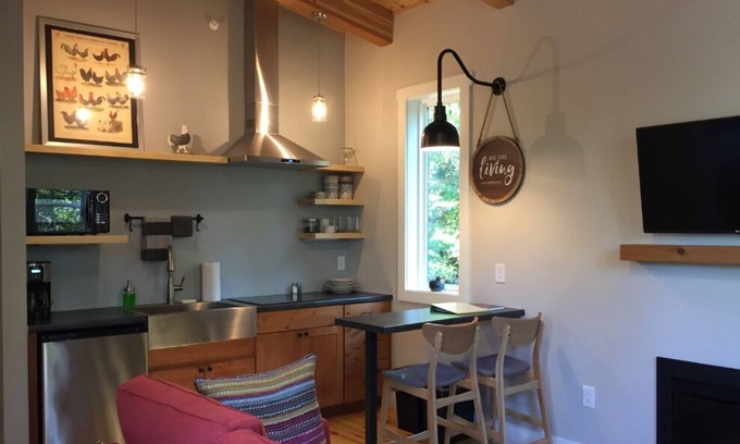Weaverville Cabina | Stargazer at Farmside Village - No Pet Fees