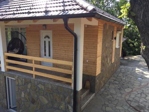 Prolomska Banja Apartamento | Stari Hrast 2