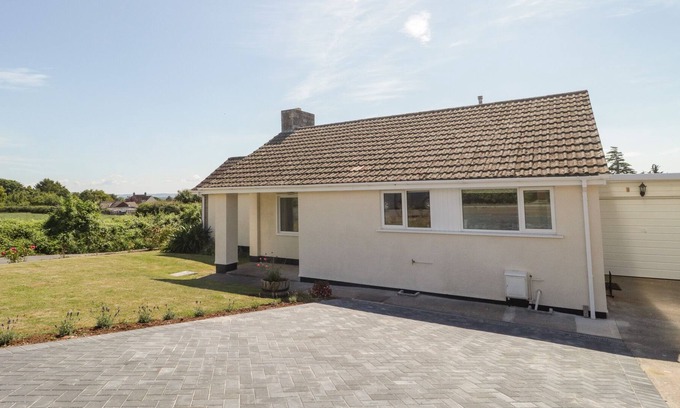 Ashcott Casa | STARLINGS ROOST, pet friendly, country holiday cottage in Ashcott