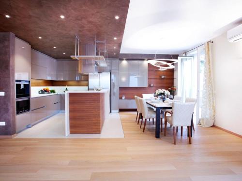 Sala Comacina Apartamento | State of the art home suite with 180 degree panoramic lake view, pool and spa sleeping up to 10 guests by Italian Apartments