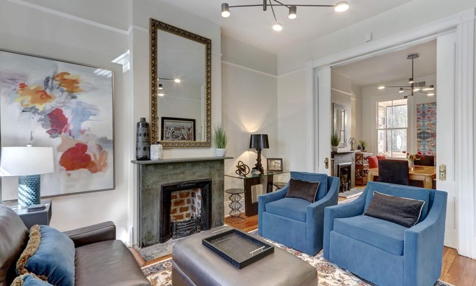 Historic District - North Casa | State St Victorian - 2 car Garage-steps to Broughton-Pets welcome