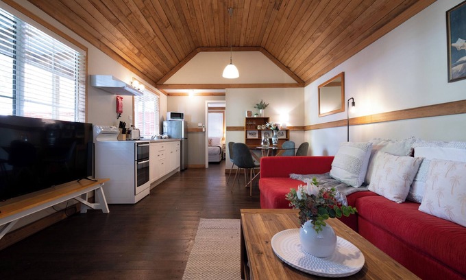 South Launceston Cabaña | Station Cottage.