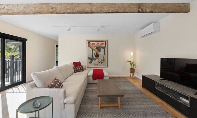 Warburton Apartamento | Station Hideaway with Private Spa & Mountain Views