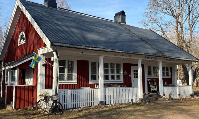 Hogsby Municipality Apartamento | Stationskontor - Your vacation apartment in Sinnerskog's old train station
