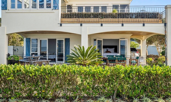 Arkles Bay Cama Y Desayuno | Stay and Relax at Beachfront Beauty