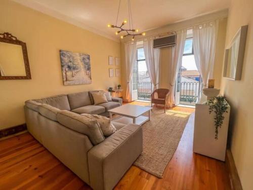 Santos Apartamento | Stay as a Local! Santos Historical 6 Bedroom Apartment III