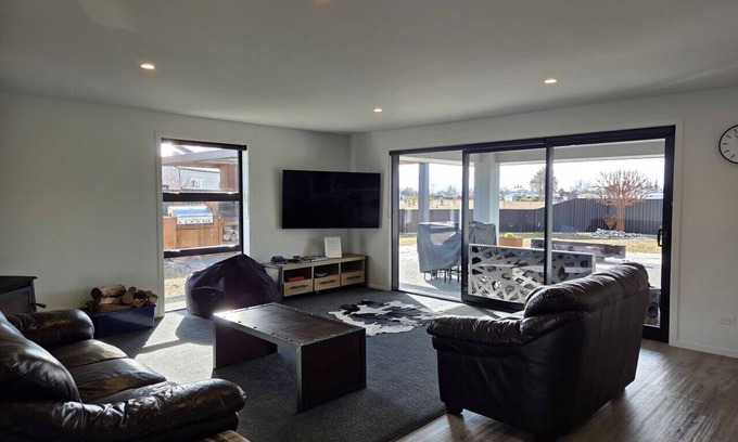 Twizel Casa | Stay at 2A McHutcheson