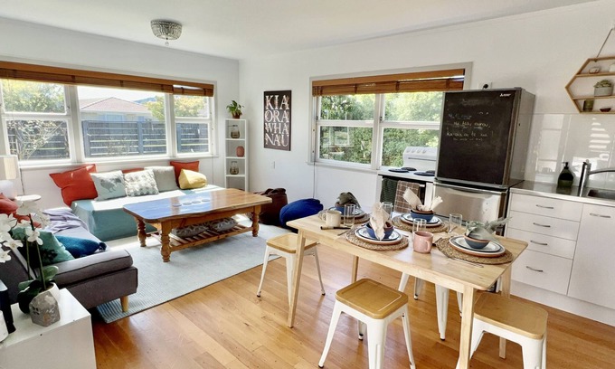 Rotorua Casa | Stay at a 100 y.o. geothermal property in central Rotorua!