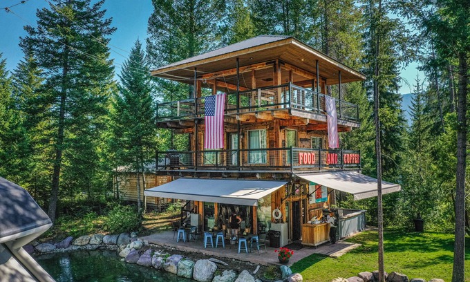 Coram Apartamento | Stay at Our Lookout Tower: Studio Apartment, Waterfront Pond, near Glacier NP