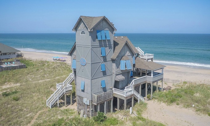 Rodanthe Casa | Stay at The Inn at Rodanthe—iconic 6BR oceanfront home from Nights in Rodanthe, pure luxury.