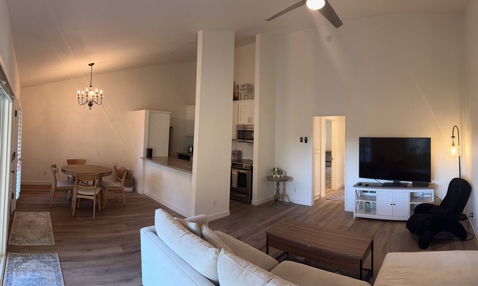 South Redondo Condominio | Stay by the beach in this sun drenched, newly remodeled unit! Pet Friendly.