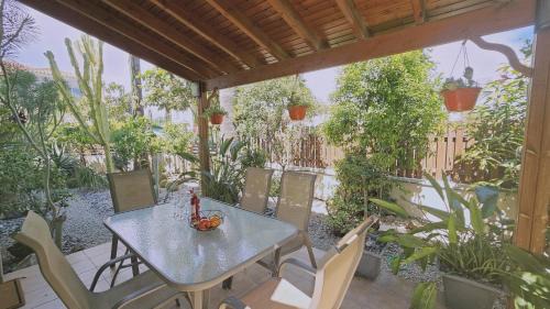 Oroklini Casa | STAY Cactus House