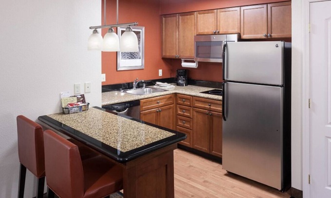 San Bernardino Casa | Stay Close to Big Bear Mountain! 4 1BR Suites w/ Full Kitchen, Breakfast