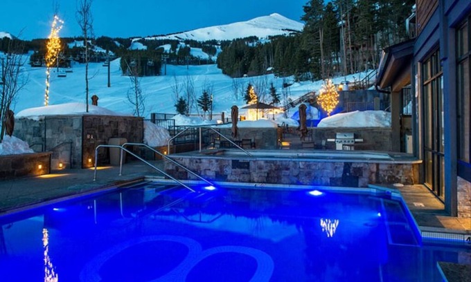 Breckenridge Complejo | Stay directly on Peaks 8, Ski in/out access, enjoy the view in a hot tub.