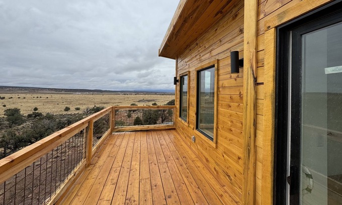Kanab Cabina | NEW! Stay in AMAZING tiny cabins @ The Cedars w Walkout Decks and DARK SKIES!