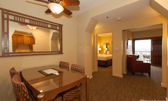Enterprise Complejo | Stay in Hilton resort - Cancun Las Vegas during the Formula 1 race