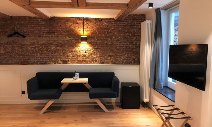 Oostelijke Eilanden en Kadijken Cama Y Desayuno | Stay in our centrally located 18th century house. Contactless stay possible.