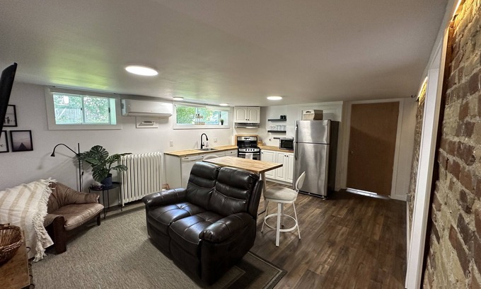 Sarnia Apartamento | Stay In Sarnia [NEW] 2BR Souterrain Apt - Downtown