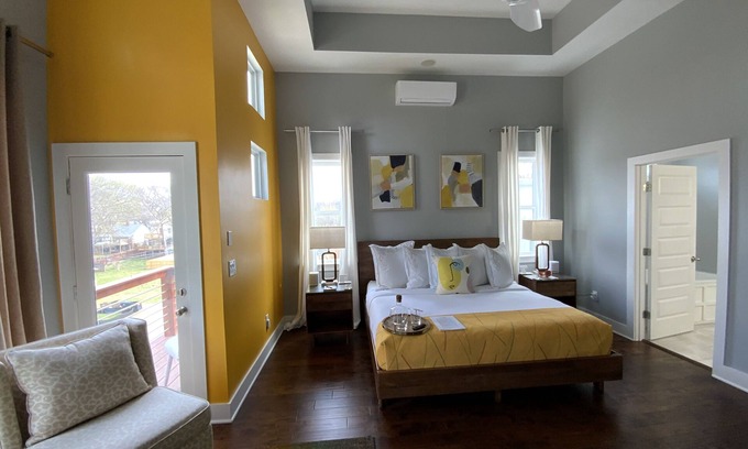 Shelby Hills Casa | Stay in Style Where the Musicians Live 6-beds, 4-bedroom, 3-bath