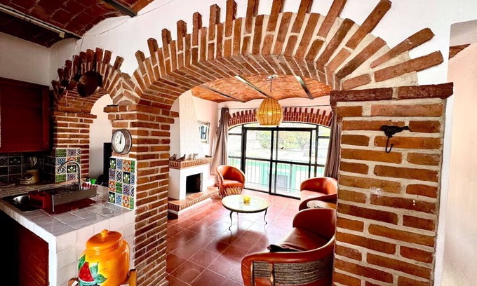 Ajijic Casa | Stay in the center of Ajijic. Enjoy a rooftop with a view.