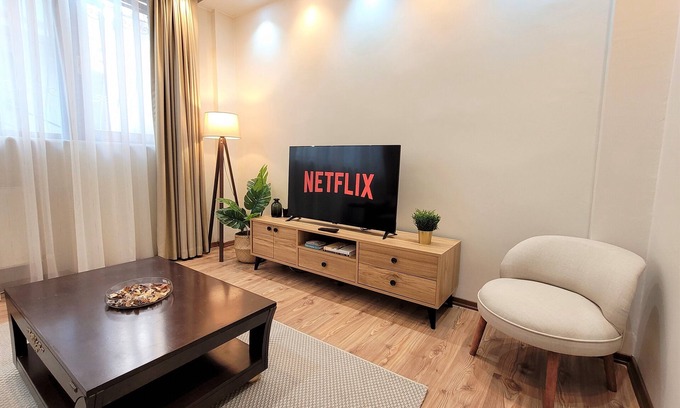 Cihangir Apartamento | Stay in the heart of Istanbul’s creative soul—Cihangir. This spacious, stylish apartment is steps from Taksim Square, Istiklal Street, and Kabataş Tramway, perfect for groups seeking comfort, culture, and convenience.