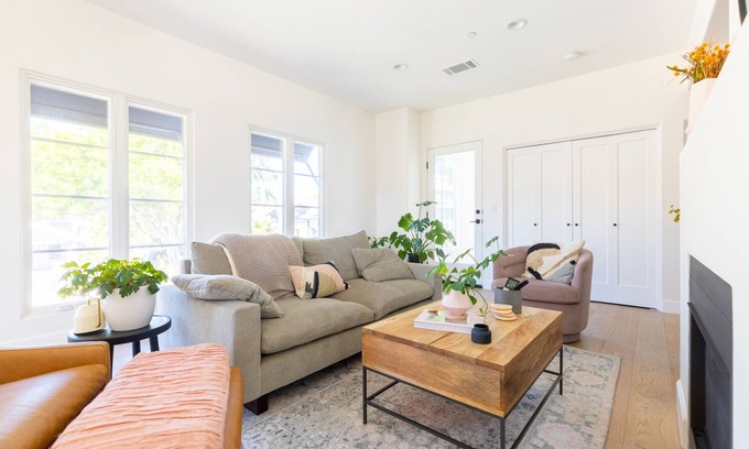 Downtown Condominio | Stay near CalPoly in our downtown 2-bedroom condo