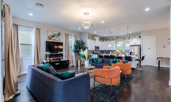 Riverside Terrace Casa | Stay Near Med Center/GYM/Hot Tub/pool Access