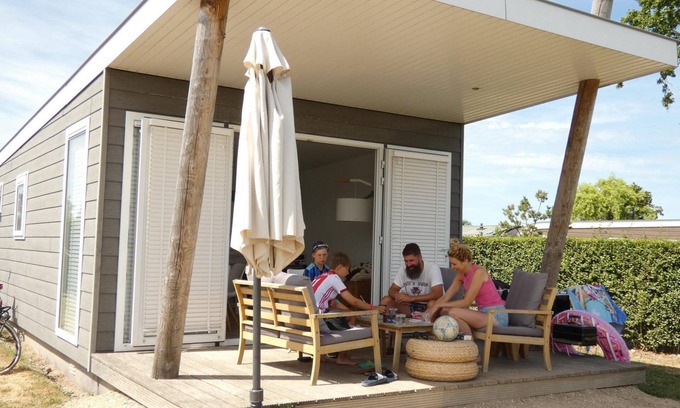 Nieuwvliet Casa | Stay on the cosy glamping field in the beach loft with all facilities nearby
