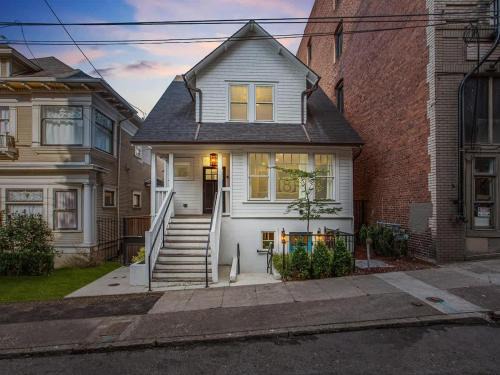 Nob Hill Casa | Stay Portland - 1906 Carl & Margaret Hoeber World's Fair House