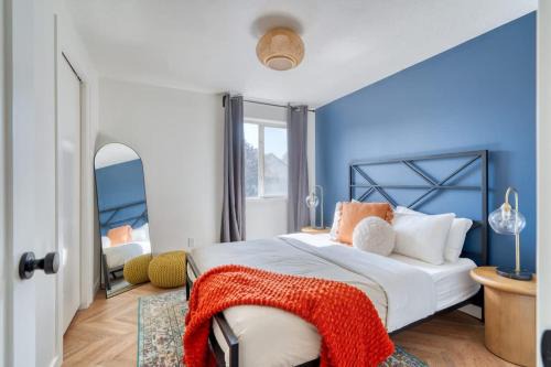 Woodstock Apartamento | Stay Portland Collection - The Perfect Retro Portland Retreat - Vintage Shops
