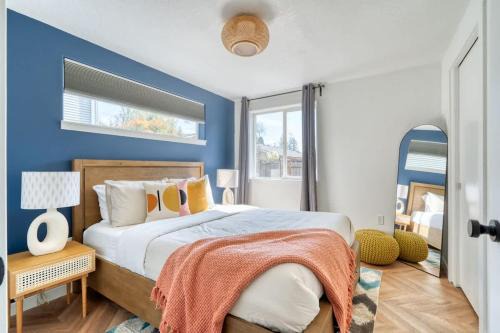 Woodstock Apartamento | Stay Portland - The Perfect Flat - Vintage Shops & Reed College