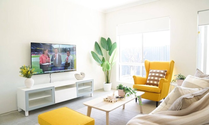 Baldivis Casa | StayAU 5BRM Coastal Retreat for Families in Perth