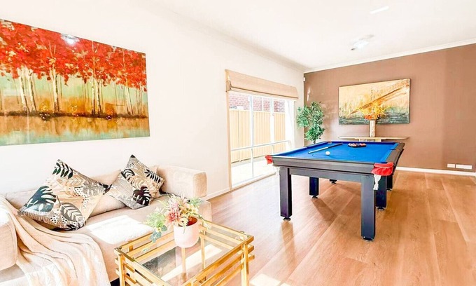 Caroline Springs Casa | StayAU Family Haven Pet-Friendly Caroline Springs