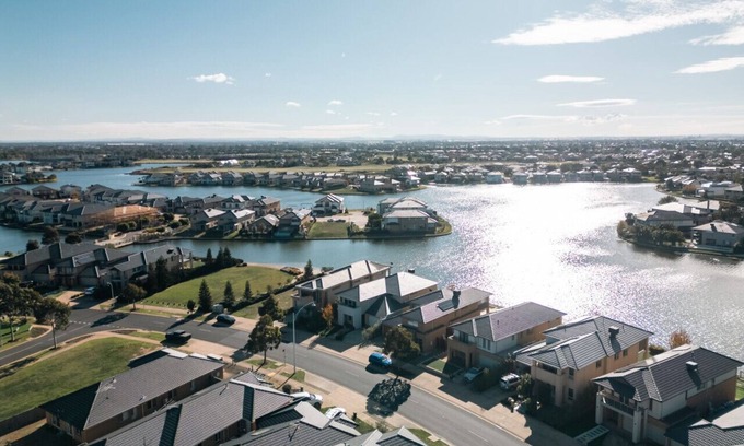 Point Cook Casa | StayAU Spacious Stay Point Cook