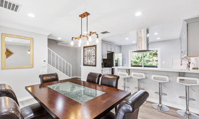 Alhambra Casa | Staycation · Vacation in this Beautiful Home Away From Home