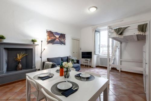 Porta Genova Apartamento | StayEasy Ripa27 - 4 pax Studio with Navigli View