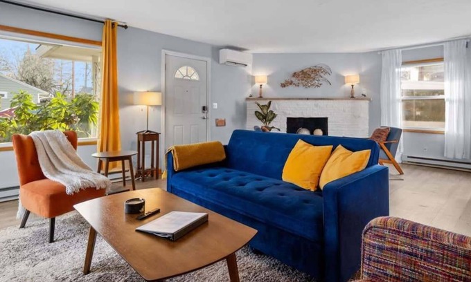 Vancouver Casa | #StayinMyDistrict Harney Heights