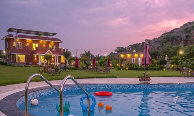 Gurugram Villa | StayVista at Hillside Paradise 4BHK VIlla with Pool and Kids Play area in Delhi