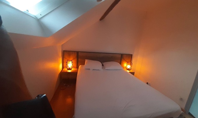Sainte-Savine Apartamento | Ste Savine quiet street for 4
