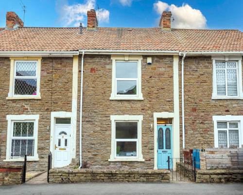 Staple Hill Casa | STELLA'S COTTAGE- Cute Traditional Home In South West By StayStaycations