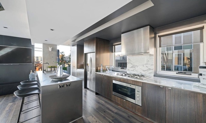 East Melbourne Apartamento | Stellar| Lux Living, Pool & Gym